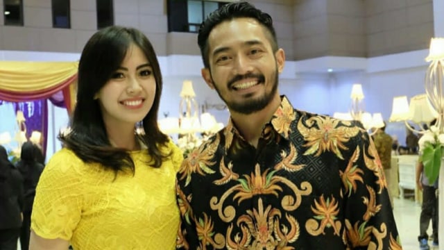 Yama Carlos dan istri. Foto: (Instagram/arfitadwip)