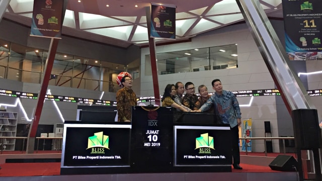 PT Bliss Properti Indonesia Tbk resmi mencatatkan saham perdana di PT Bursa Efek Indonesia (BEI), Jumat (10/5). Foto: Selfy Momongan/kumparan