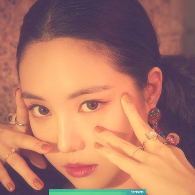 Son Na Eun Apink. Foto: Facebook/@Official.Apink2011