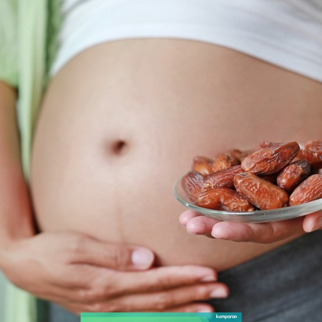 Ibu hamil makan kurma. Foto: Shutterstock