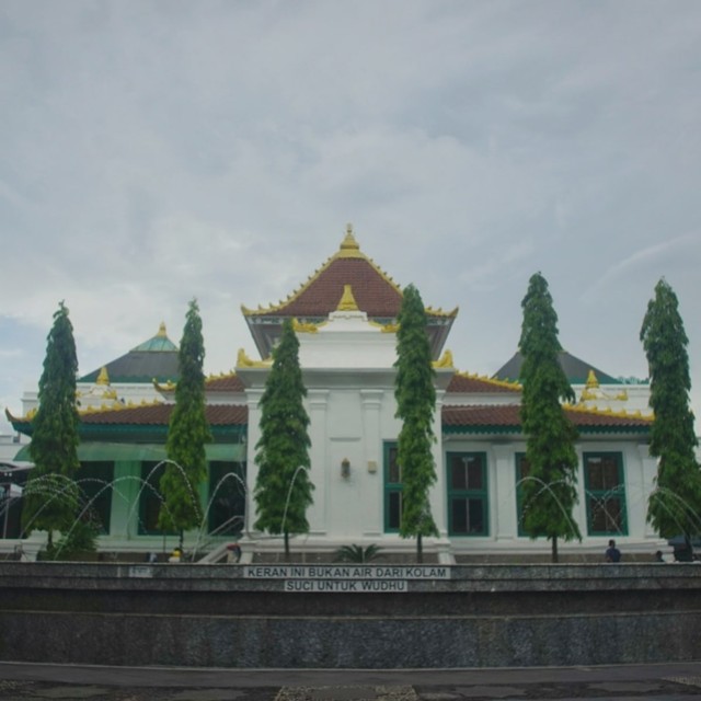 Masjid Sultan Mahmud Badaruddin I Jayo Wikramo yang berdiri megah di tengah jantung kota Palembang, Senin (13/5) Foto: abp/Urban Id