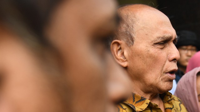Mayor Jenderal TNI Purn Kivlan Zen usai menjalani pemeriksaan di Bareskrim Polri. Foto: ANTARA FOTO/Akbar Nugroho Gumay