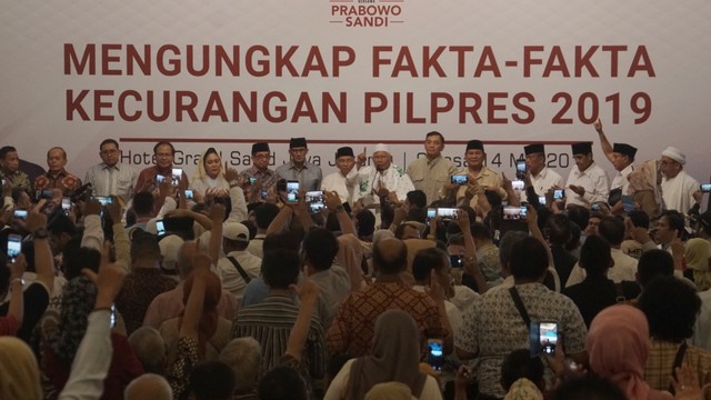 Suasana acara pemaparan fakta-fakta kecurangan Pemilu 2019 di Hotel Grand Sahid Jaya. Foto: Fanny Kusumawardhani/kumparan