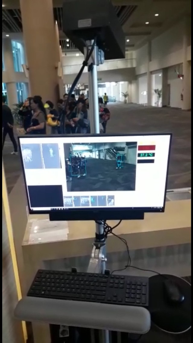 Scanner atau alat deteksi suhu tubuh di area kedatangan internasional bandara I Gusti Ngurah Rai. Foto: Denita BR Matondang/kumparan