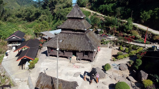 Suasana Masjid Kayu Jao, Kecamatan Gunung Talang, Kab.Solok, Sumatera Barat, Sabtu (11/5/2019). Foto: ANTARA FOTO/Iggoy el Fitra