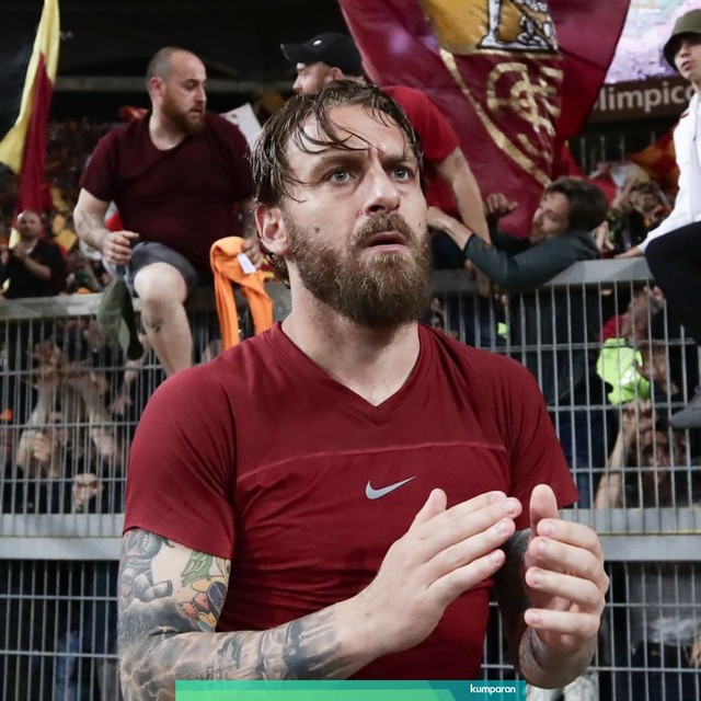 De Rossi, mesin penggerak untuk fantasi AS Roma itu. Foto: Isabella Bonotto/AFP