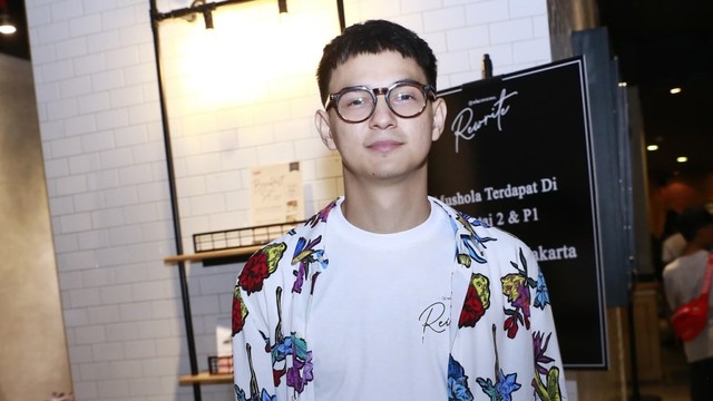 Marcell Darwin di launching web series 'Rewrite' di Pacific Place, Jakarta, Rabu, (15/5). Foto: Ronny