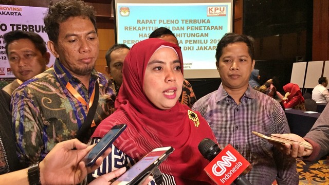 Ketua KPU DKI Jakarta Betty Epsilon Idroos Foto: Darin Atiandina/kumparan