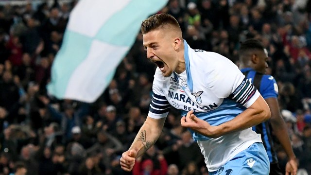 Sergej Milinkovic-Savic merayakan gol di final Coppa Italia 2018/19. Foto: Vincenzo PINTO / AFP
