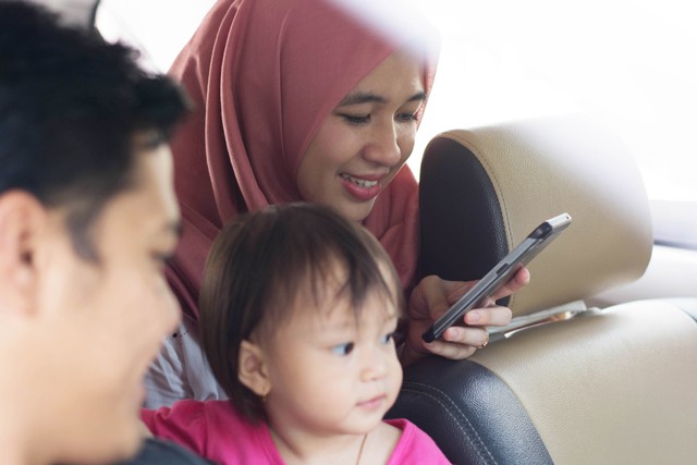 com-Transfer uang ke kampung halaman Foto: Shutterstock