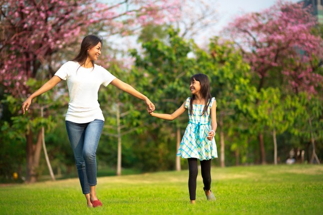 com-Menikmati libur Ramadhan bersama anak Foto: Shutterstock