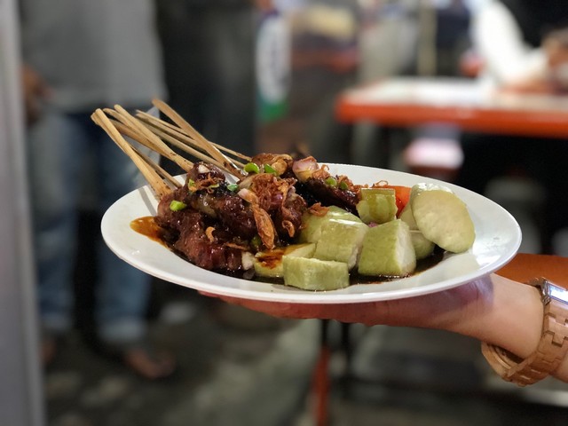 Sate kambing Madura H Husain Blok S Foto: Azalia Amadea/Kumparan
