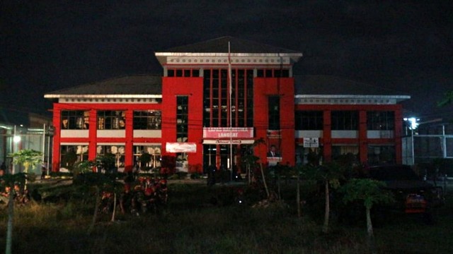 Suasana Lembaga Pemasyarakatan Narkotika Kelas III Langkat, Sumatera Utara, usai kericuhan. Foto: Rachmat Utomo/kumparan