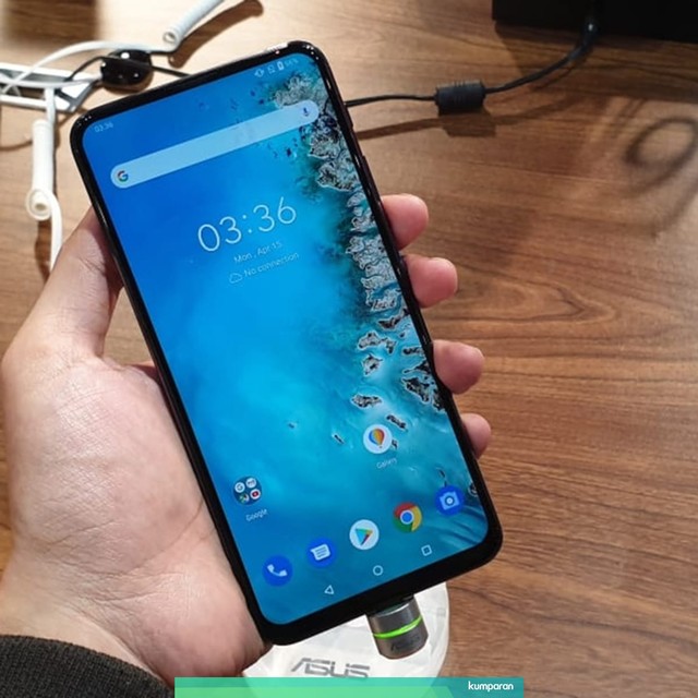 Smartphone Asus Zenfone 6. Foto: Muhammad Fikrie/kumparan