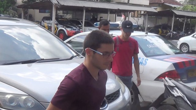 2 WN Bulgaria Kepergok Pasang Alat Skimming di ATM Nusa Penida