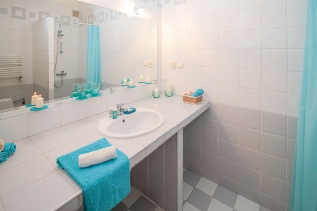 Inspirasi Desain Kamar Mandi dengan Shower di Lahan Sempit