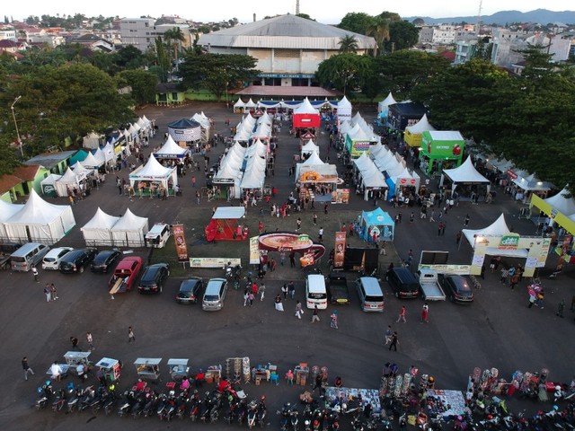 Suasana Jak Cloth 2019 Lebaran Edition di Lapangan Saburai Korem 043/Gatam, Jumat (17/5) | Foto : Dimas Prasetyo/Lampung Geh