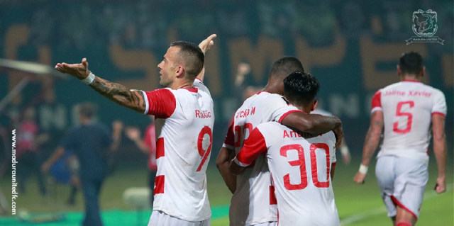 Pemain Madura United merayakan gol. Foto: Dok. Media Madura United