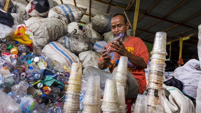 Ilustrasi Bank Sampah. Foto: ANTARAFOTO/FB Anggoro