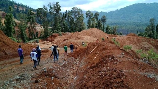 Salah satu lokasi aktivitas perusahaan Tambang PT Mulia Artha Sejahtera di Sulawesi Tengah yang di datangi oleh warga Desa Buleleng, Kecamatan Bungku Selatan, Kabupaten Morowali, yang memprotes aktivitas perusahaan karena di duga menyorobot lahan warga. Foto: Dok. Jatam Sulteng
