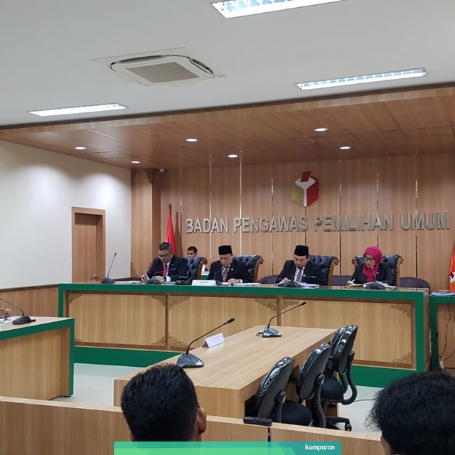 Bawaslu Gelar Sidang Putusan Awal Laporan BPN Soal TSM. Foto: Efira Tamara Thenu/kumparan