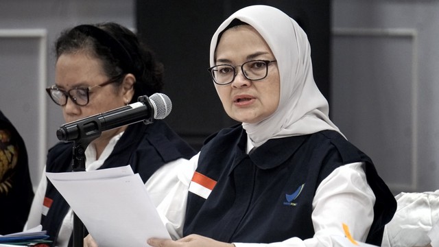 Kepala BPOM Penny Lukito (kanan), saat konferensi pers tinjau pangan hasil pengawasan. Foto: Iqbal Firdaus/kumparan