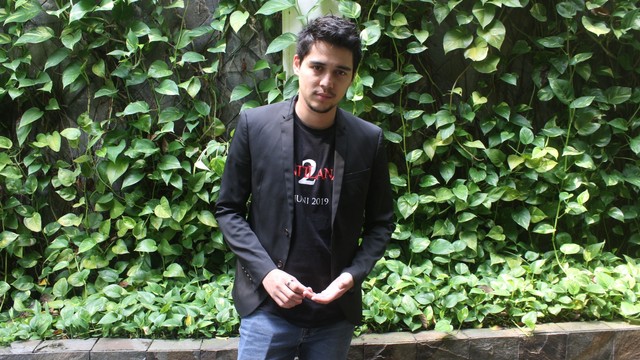 Pemain film 'Kuntilanak 2' Maxime Bouttier saat berkunjung ke kantor kumparan. Foto: Faisal Rahman/kumparan