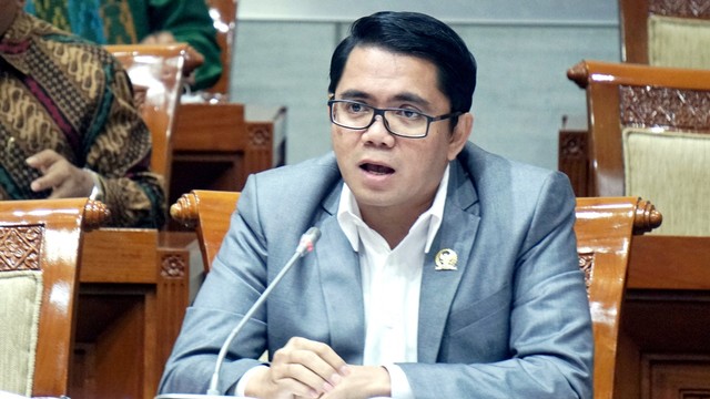 Anggota Komisi III DPR RI, Arteria Dahlan, pada Fit and Proper Test Calon Hakim Agung di Komisi III DPR. Foto: Iqbal Firdaus/kumparan