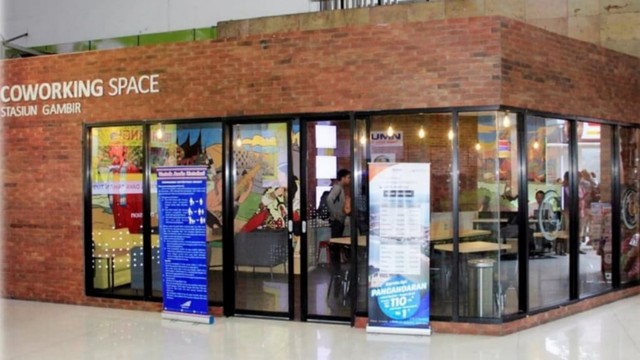 Ruang kerja ala Startup di Stasiun Gambir. Foto: Dok. KAI