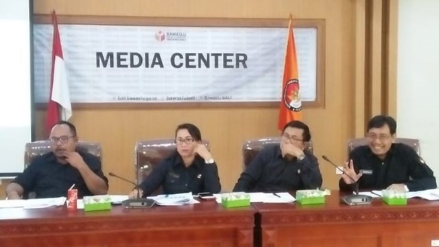 4 Anggota Bawaslu Bali (kanalbali/KAD)