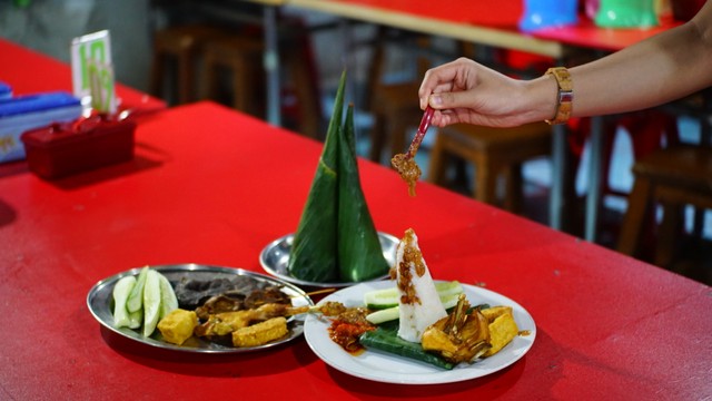Nasi Uduk Gondangdia Foto: Mela Nurhidayati Syamsiyah/Kumparan