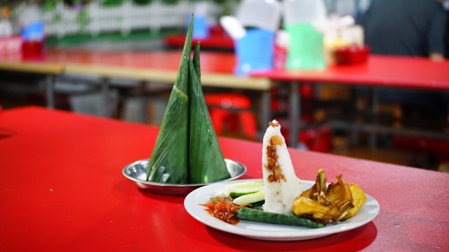 Nasi Uduk Gondangdia Foto: Mela Nurhidayati Syamsiyah/Kumparan
