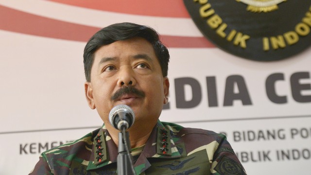 Panglima TNI Marsekal TNI Hadi Tjahjanto saat melakukan konferensi pers di Kemenkopolhukam. Foto: Fanny Kusumawardhani/kumparan
