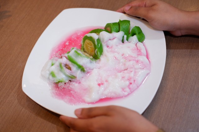 Es Pisang Ijo khas Makassar. (Foto: dok. MakassarLapar)
