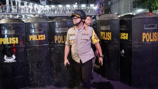 Brigjen Wahyu Hadiningrat di depan kantor Bawaslu, Rabu, (22/5). Foto: Jamal Ramadhan/kumparan