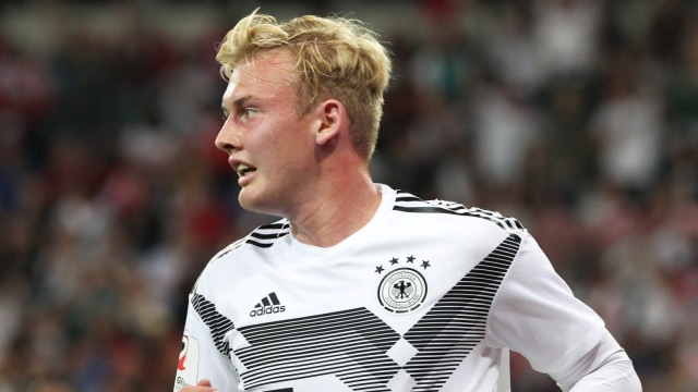 Julian Brandt bersama Timnas Jerman. Foto: AFP/Daniel Roland