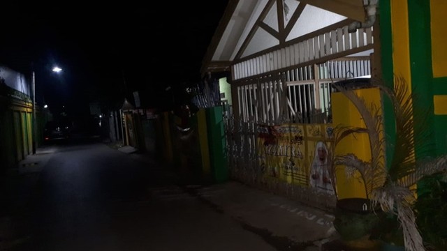Rumah keluarga Ustaz Arifin Ilham di Kelurahan Kertak Baru Ulu, Kota Banjarmasin pada Kamis dini hari, 23 Mei 2019. Foto: Donny Muslim/banjarhits.id