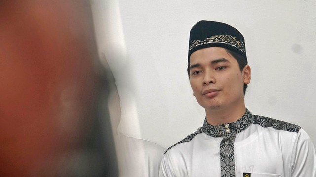 Echib olish porno sutyen Serpuxovda 40 yoshdan 45 yoshgacha bolgan fohishalar