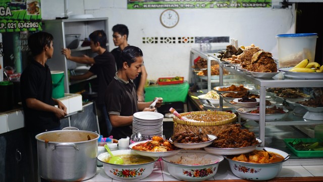 Warteg Gang Mangga Foto: Mela Nurhidayati Syamsiyah/kumparan