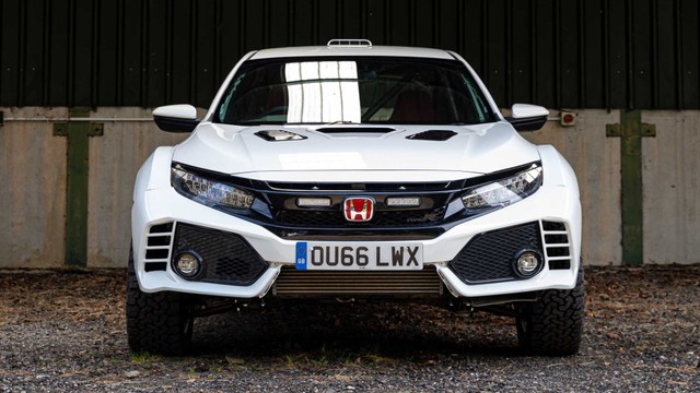 Honda Civic Type-R off-road Foto: dok. Motor1