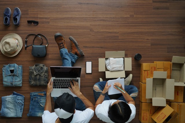 com-Ilustrasi berjualan online Foto: Shutterstock