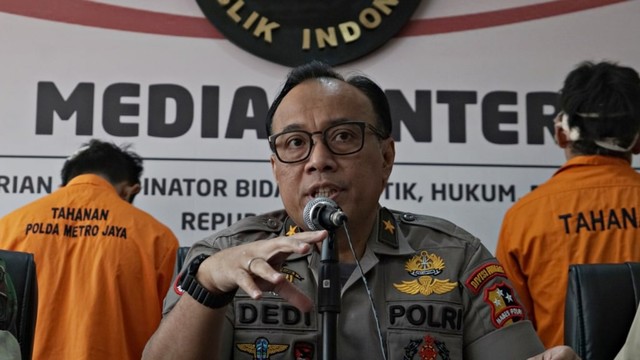 Karopenmas Divisi Humas Polri Brigjen Pol Dedi Prasetyo saat konferensi pers di Kementerian Bidang Koordinator Politik, Hukum, dan Keamanan, Sabtu (25/5). Foto: Fanny  Kusumawardhani/kumparan