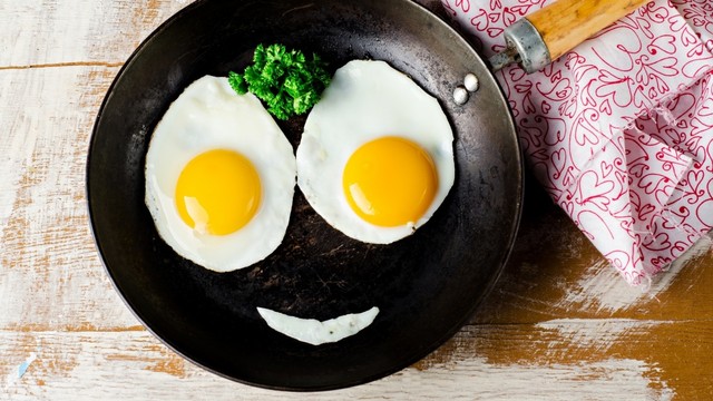 Telur bisa jadi lauk sahur yang kaya manfaat Foto: Shutterstock