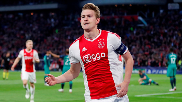 De Ligt pada laga semifinal Liga Champions menghadapi Tottenham. Foto: Reuters/Matthew Childs