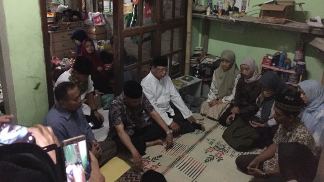 Purnawirawan TNI-Polri mengunjungi kediaman Harun Al Rasyid korban kerusuhan 22 Mei 2019. Foto: Raga Imam/kumparan