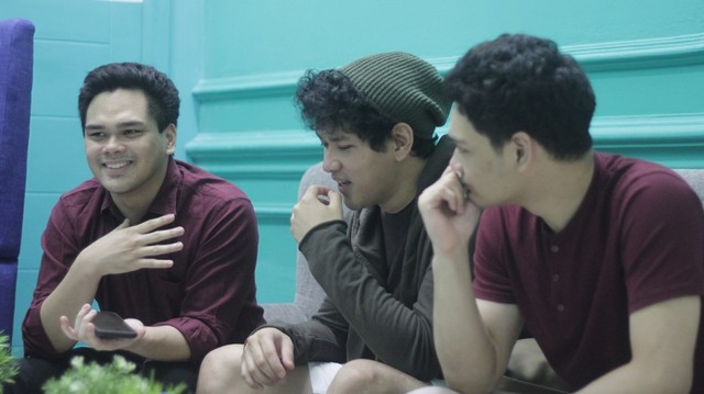 The Overtunes di Kantor Kumparan, Senin (27/5). Foto: Faisal Rahman/kumparan