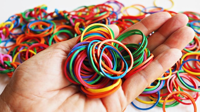 Ilustrasi karet gelang. Foto: Shutter Stock