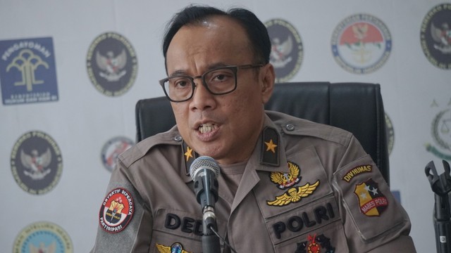 Karopenmas Divhumas Polri Dedi Prasetyo di Media Center Kemenkopolhukam. Foto: Iqbal Firdaus/kumparan