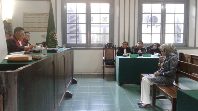 Suasana sidang dalam perkara kasus penipuan uang oleh terdakwa Siti Maryani (49) yang digelar  di Pengadilan Negeri Kota Solo pada Selasa (28/05/2019).