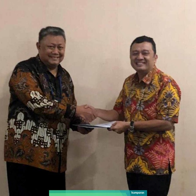 Djoko Rahardjo Abumanan (kiri) ditunjuk menjadi Plt Dirut PLN. Foto: Dok. PLN